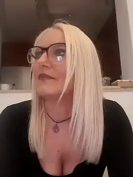 kikkastar online show from February 9, 8:34 pm