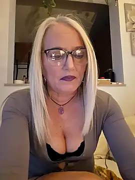 kikkastar online show from March 20, 8:29 pm