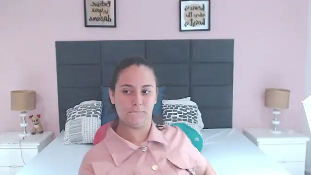 MadisonJenner online show from December 30, 1:14 pm