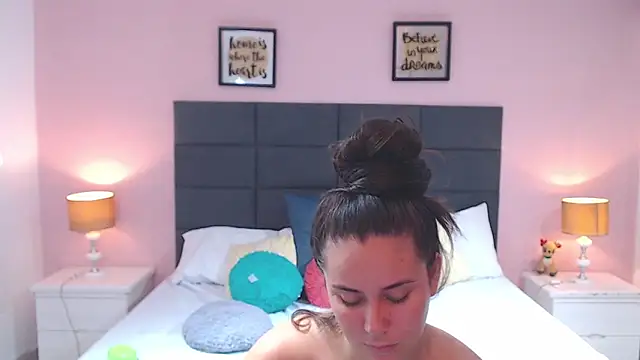 MadisonJenner online show from February 8, 3:21 pm