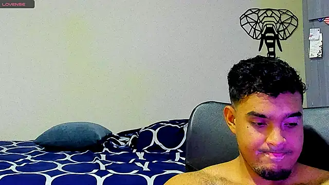 Snapshot of Big_furry_bear13 chatting on February 5, 6:35 am Big furry bear13 online show from February 5, 6:35 am