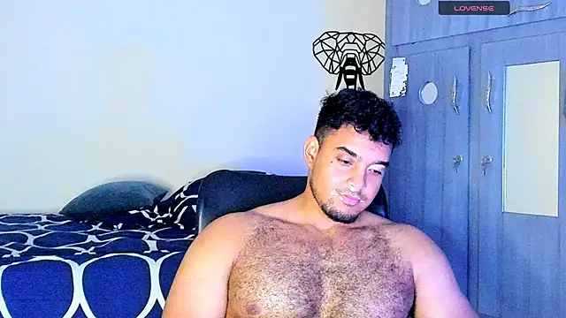 Snapshot of Big_furry_bear13 chatting on March 20, 6:41 am Big furry bear13 online show from March 20, 6:41 am