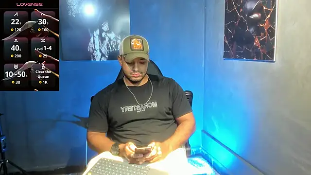 Snapshot of Big_furry_bear13 chatting on September 9, 4:45 am Big furry bear13 online show from September 9, 4:45 am