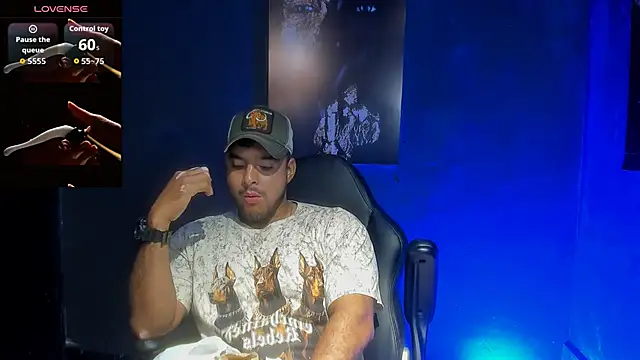 Snapshot of Big_furry_bear13 chatting on September 13, 10:37 am Big furry bear13 online show from September 13, 10:37 am