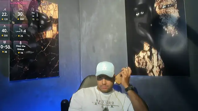 Snapshot of Big_furry_bear13 chatting on October 4, 5:05 am Big furry bear13 online show from October 4, 5:05 am