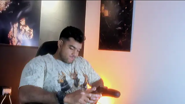 Snapshot of Big_furry_bear13 chatting on October 22, 3:40 am Big furry bear13 online show from October 22, 3:40 am