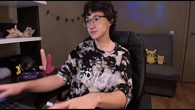 Snapshot of zackstivens chatting on January 24, 12:09 am zackstivens online show from January 24, 12:09 am