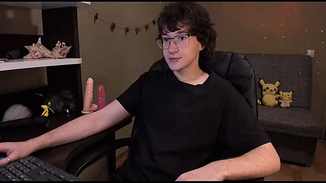 Snapshot of zackstivens chatting on February 8, 11:24 pm zackstivens online show from February 8, 11:24 pm