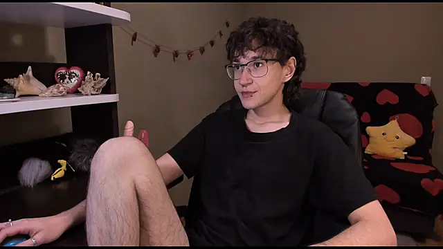 Snapshot of zackstivens chatting on February 20, 12:19 am zackstivens online show from February 20, 12:19 am