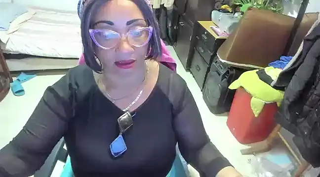 Mrs mommy  online show from January 25, 11:00 pm