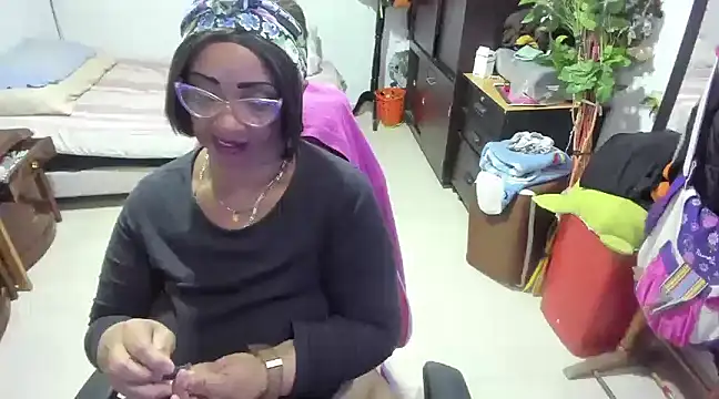 Mrs mommy  online show from January 29, 11:25 pm