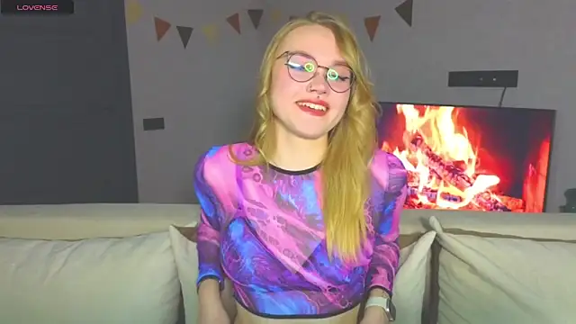 Aurora Golden1 online show from December 2, 4:31 pm