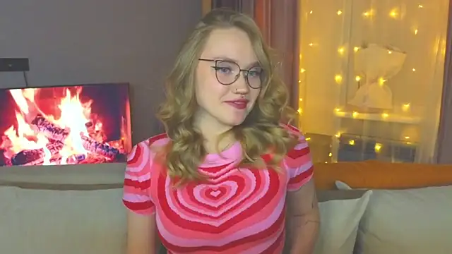 Aurora Golden1 online show from December 19, 6:45 pm