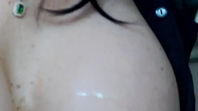 Snapshot of NicolleReyn chatting on February 13, 8:34 pm NicolleReyn online show from February 13, 8:34 pm