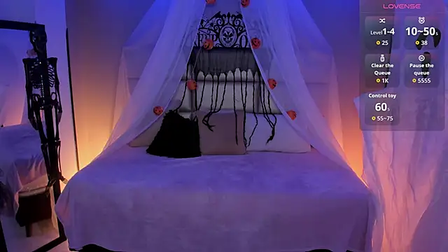 kristen kassi online show from October 16, 10:00 pm