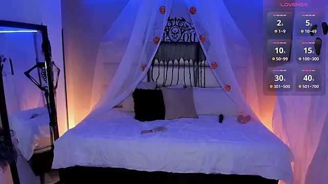 kristen kassi online show from October 22, 6:40 pm