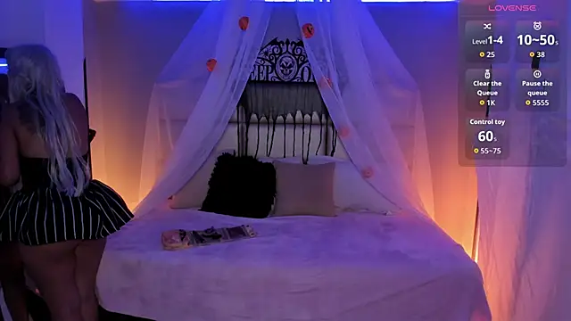 kristen kassi online show from October 31, 12:06 pm