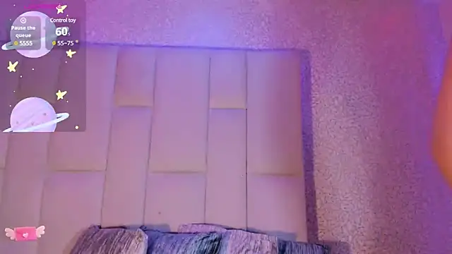 Summer walkerr online show from March 15, 12:45 pm