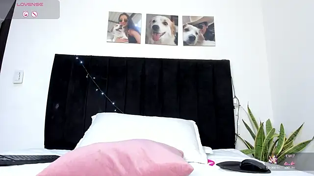 Snapshot of ImBlackEyes chatting on February 27, 8:31 pm ImBlackEyes online show from February 27, 8:31 pm