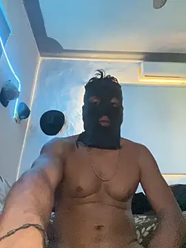 Snapshot of Capxxx chatting on December 4, 5:21 pm Capxxx online show from December 4, 5:21 pm