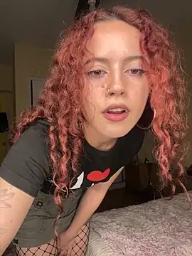 Snapshot of frikigyal chatting on December 14, 12:05 am frikigyal online show from December 14, 12:05 am