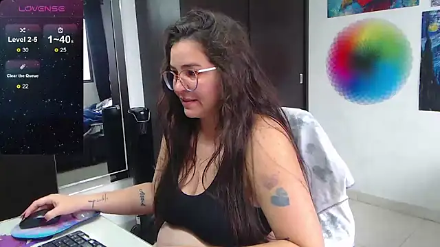 Snapshot of davianath chatting on February 9, 2:07 pm davianath online show from February 9, 2:07 pm