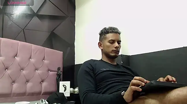 Chris Dick23 online show from December 31, 8:15 am