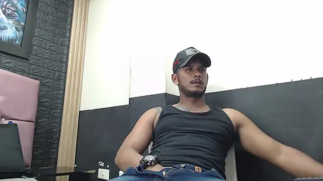 Chris Dick23 online show from October 7, 3:25 am