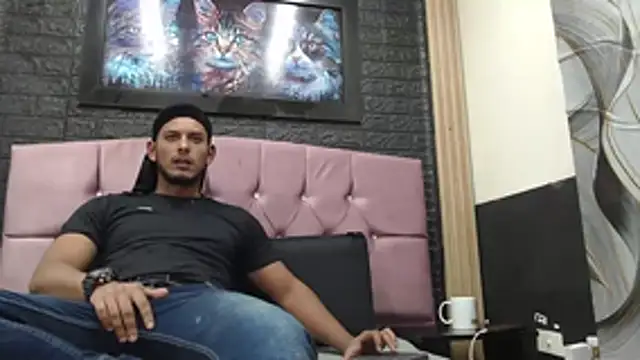 Chris Dick23 online show from November 11, 4:01 am