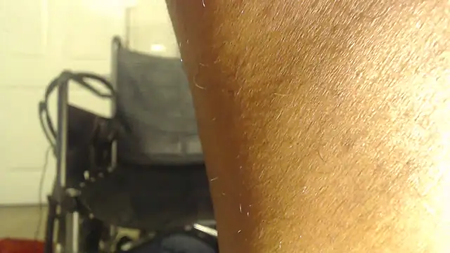 Snapshot of Tecsavy chatting on February 9, 10:32 pm Tecsavy online show from February 9, 10:32 pm