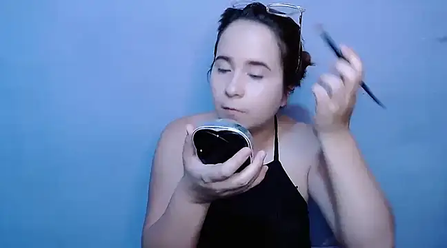 Snapshot of SubLayla01 chatting on January 29, 6:18 pm SubLayla01 online show from January 29, 6:18 pm