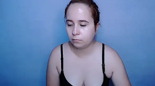 Snapshot of SubLayla01 chatting on February 8, 5:50 pm SubLayla01 online show from February 8, 5:50 pm