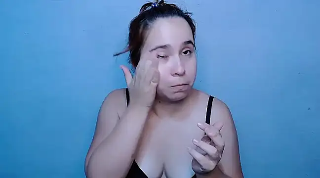 Snapshot of SubLayla01 chatting on March 5, 5:50 pm SubLayla01 online show from March 5, 5:50 pm