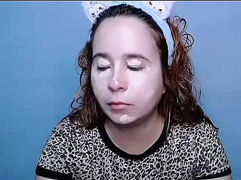 Snapshot of SubLayla01 chatting on September 22, 6:21 pm SubLayla01 online show from September 22, 6:21 pm