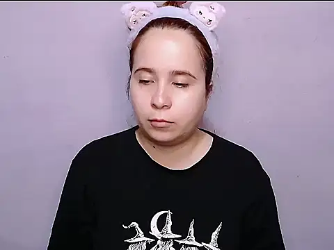 Snapshot of SubLayla01 chatting on October 24, 5:09 pm SubLayla01 online show from October 24, 5:09 pm