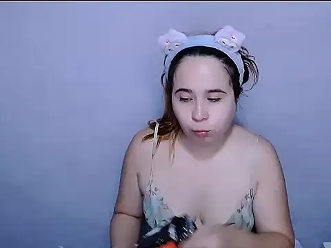 Snapshot of SubLayla01 chatting on November 28, 5:48 pm SubLayla01 online show from November 28, 5:48 pm