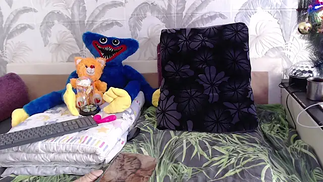 CamDiva113 online show from February 8, 7:04 am