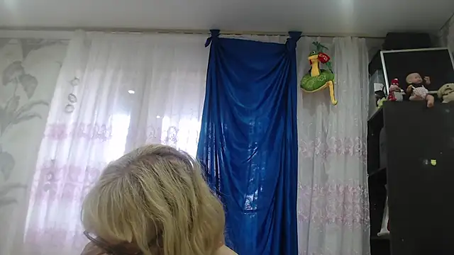 CamDiva113 online show from September 27, 12:10 pm