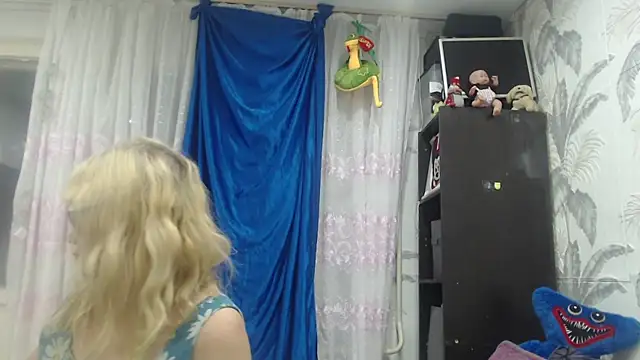 CamDiva113 online show from October 4, 2:20 am