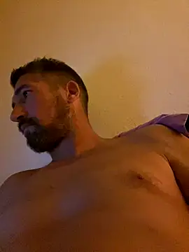 Snapshot of vinzz49 chatting on December 2, 3:26 am vinzz49 online show from December 2, 3:26 am