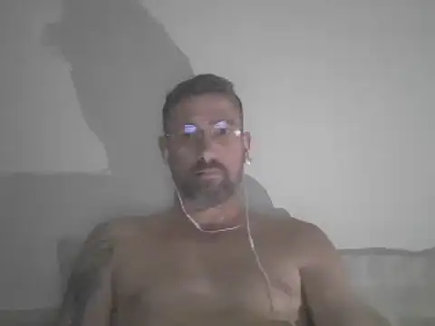 Snapshot of vinzz49 chatting on March 17, 10:17 pm vinzz49 online show from March 17, 10:17 pm