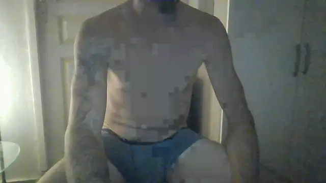 Snapshot of vinzz49 chatting on September 11, 4:01 am vinzz49 online show from September 11, 4:01 am