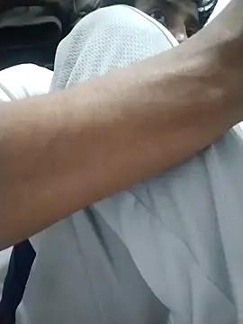 Flaquito pitudo online show from December 14, 6:02 am