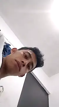 Flaquito pitudo online show from December 17, 8:34 am