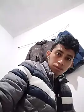 Flaquito pitudo online show from December 22, 4:17 pm