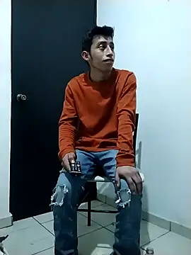 Flaquito pitudo online show from January 1, 1:59 pm