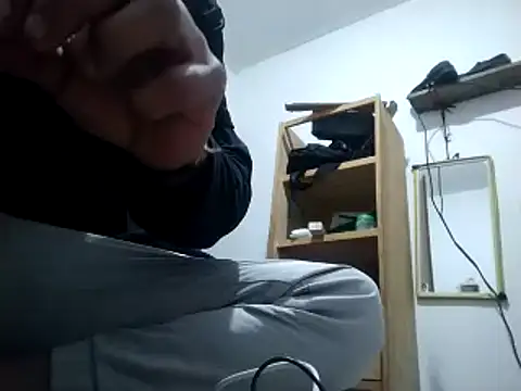 Flaquito pitudo online show from March 21, 11:33 am