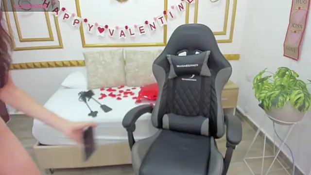 candy summer28 online show from February 14, 7:54 pm