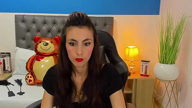 candy summer28 online show from February 20, 7:30 pm