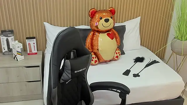 candy summer28 online show from March 7, 12:34 pm